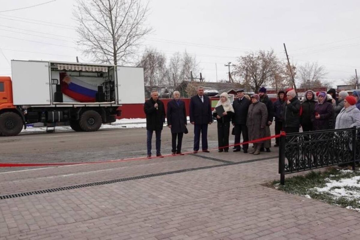 В Чанах при поддержке «Единой России» благоустроили памятник