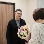 Константин Долгов поздравил жён военнослужащих с Днём матери