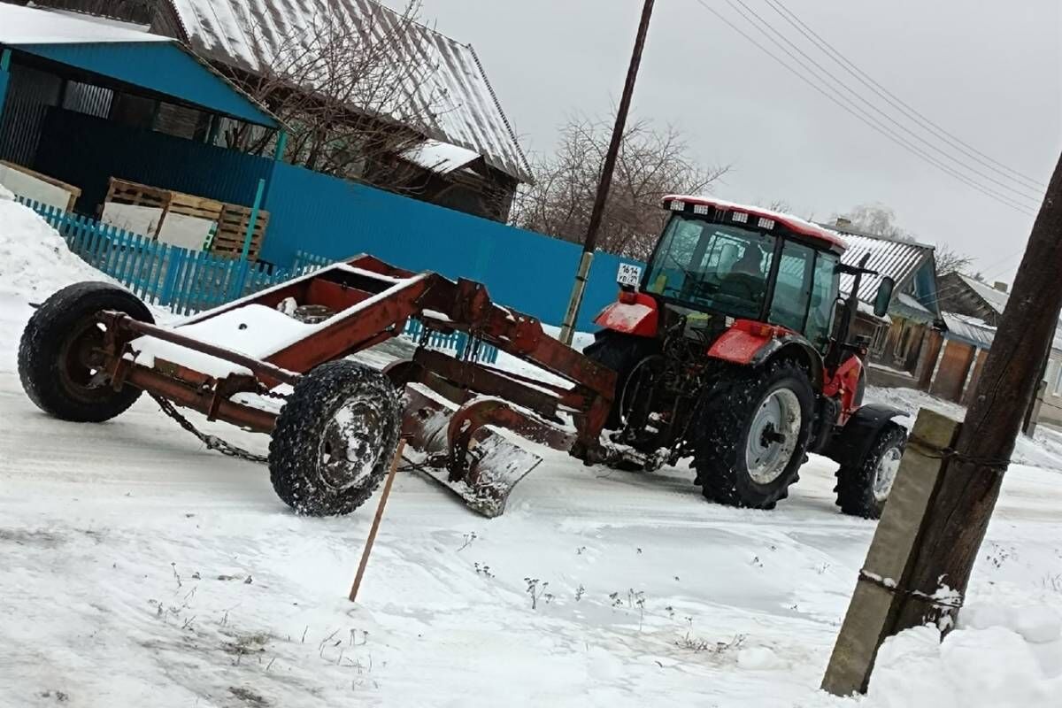 Депутаты «Единой России» помогли жителям справиться с ледяным дождем