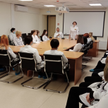 В Магаданской области профильный медицинский класс посетил онкологическое отделение областной больницы