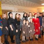 Депутаты поздравили жительниц области с Днём матери
