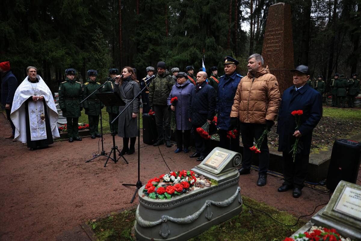 Защитник ленинградского неба обрёл вечный покой: в Северной столице  захоронили останки летчика Алексея Юхименко, погибшего в годы Великой  Отечественной войны