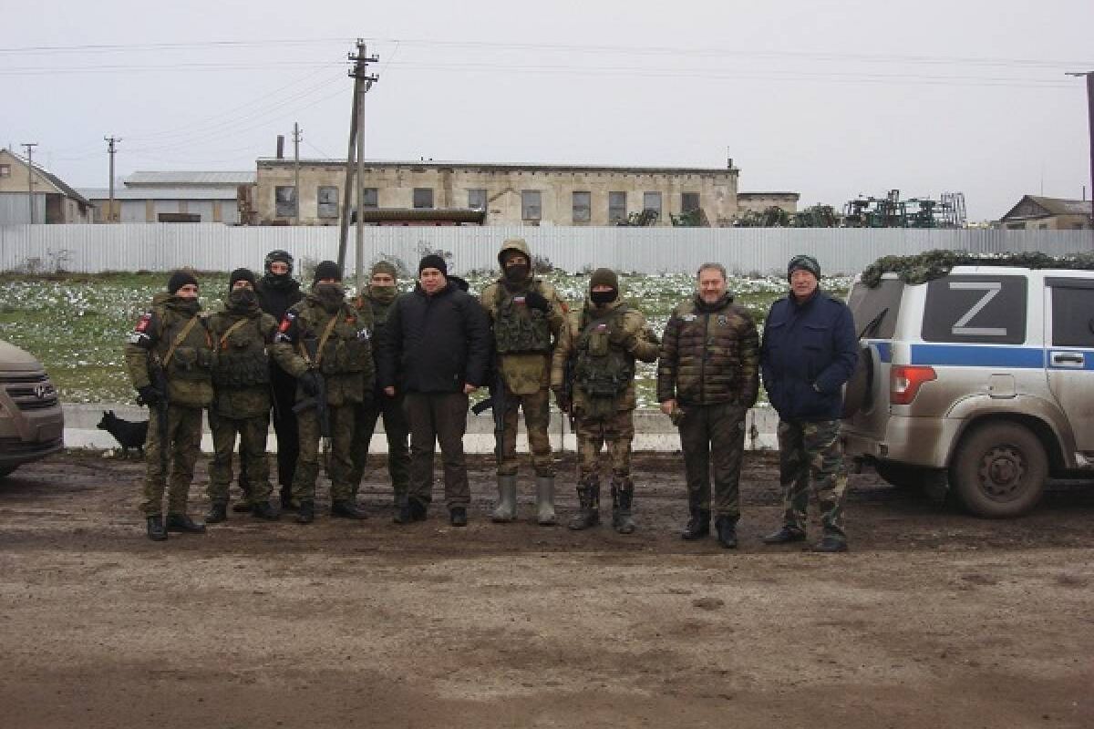 Единороссы Северной столицы передали бойцам в зоне СВО приборы ночного  видения и предметы первой необходимости