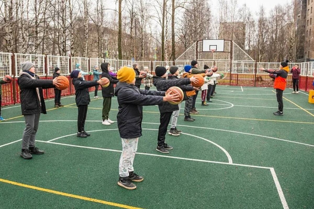 Новая спортивная площадка открылась у школы №1 Архангельска