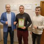 Единороссы Октябрьского округа Липецка поздравили с днем рождения трехкратного чемпиона мира по кикбоксингу