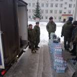 Единороссы Липецкой области собрали для мобилизованных земляков термобелье и спальные мешки
