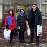 В Москве активисты «Единой России» приобрели ноутбук для раненых бойцов, проходящих лечение в госпитале