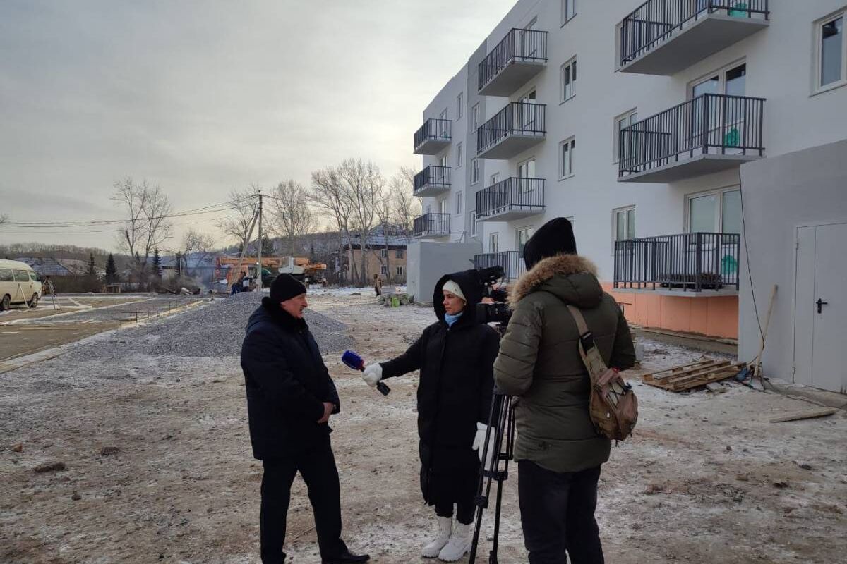 В Сорске жители аварийных домов получат подарок к Новому году - ключи от новых  квартир | 24.11.2022 | Абакан - БезФормата