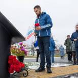 В Кемеровской области при поддержке «Единой России» открыли мемориал в память о медработниках