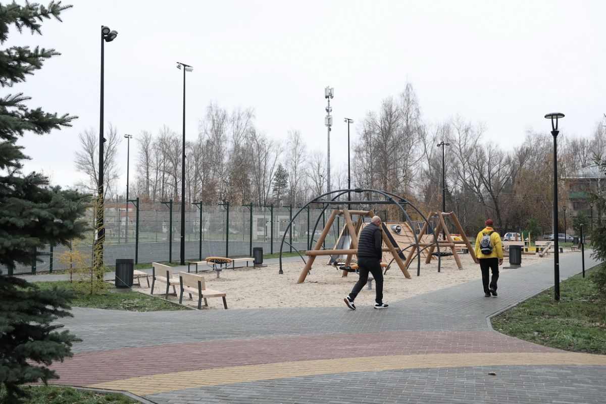 В военном городке на улице Федосеенко в Нижнем Новгороде завершено  благоустройство | 02.11.2023 | Нижний Новгород - БезФормата