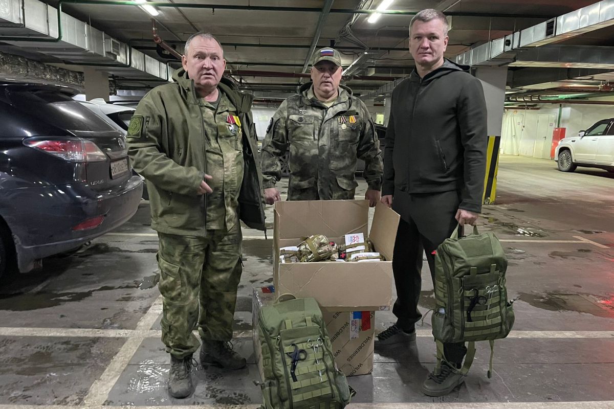 Депутат Мособлдумы Дмитрий Дениско передал тактические аптечки в зону СВО  бойцам из Люберец