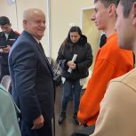 Депутат Абдулхаким Гаджиев провел урок «Разговоры о важном» в Домодедовской школе