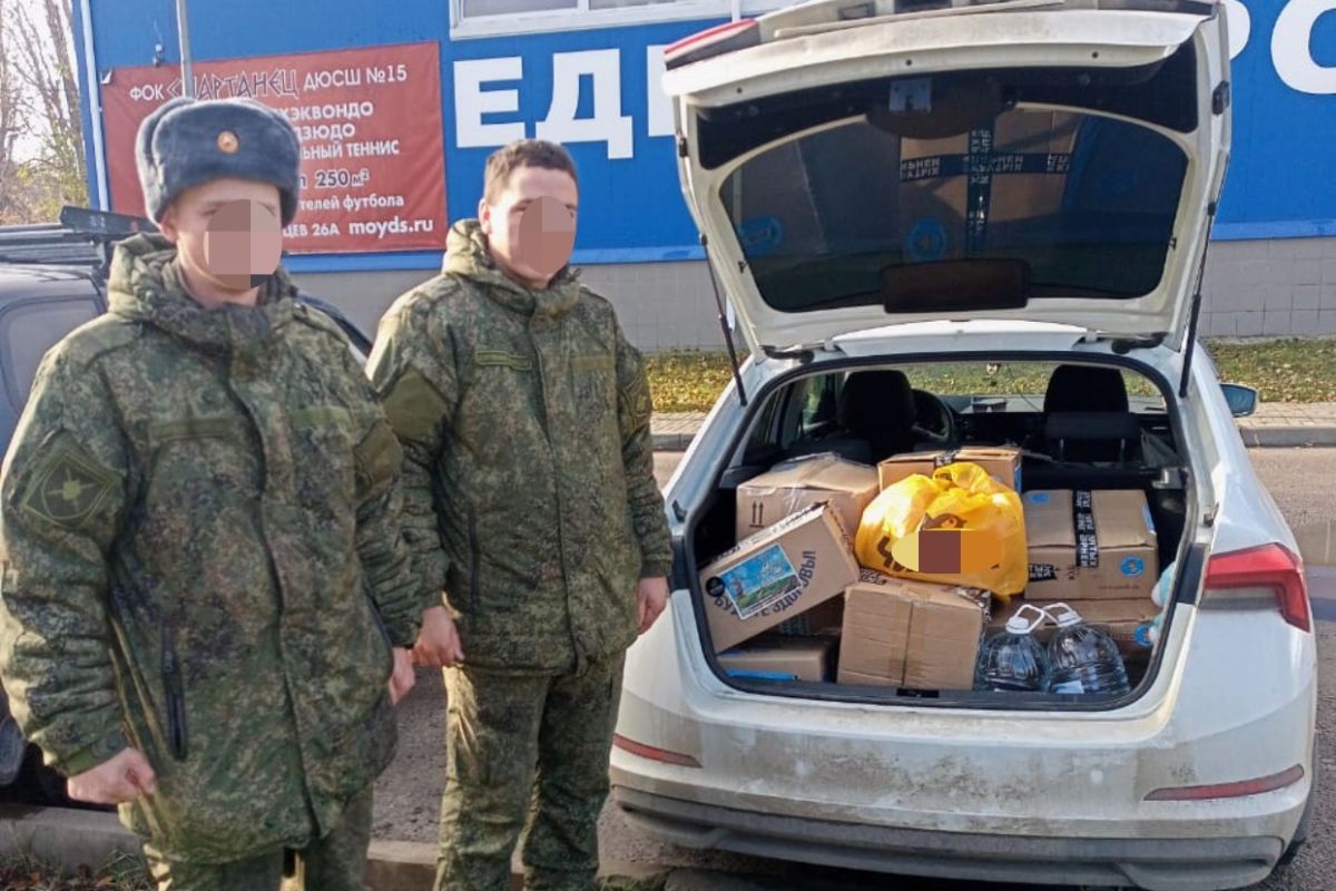 Депутат гордумы Иван Селезнев вместе с волонтерами передал волгоградским  военнослужащим 255-го полка очередную партию гумпомощи