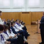 Владимир Плотников провел для школьников волгоградского лицея № 9 урок, посвященный 30-летию Конституции