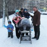 «Желаем всем мамам, чтобы их материнские сердца никогда не знали печали!»: петербургские единороссы организовали сотни мероприятий ко Дню матери