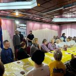 Единороссы присоединились к поздравлению клуба любителей северной ходьбы в Йошкар-Оле