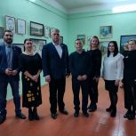 Выставка картин сердобского художника открыта благодаря содействию депутата Алексея Марьина