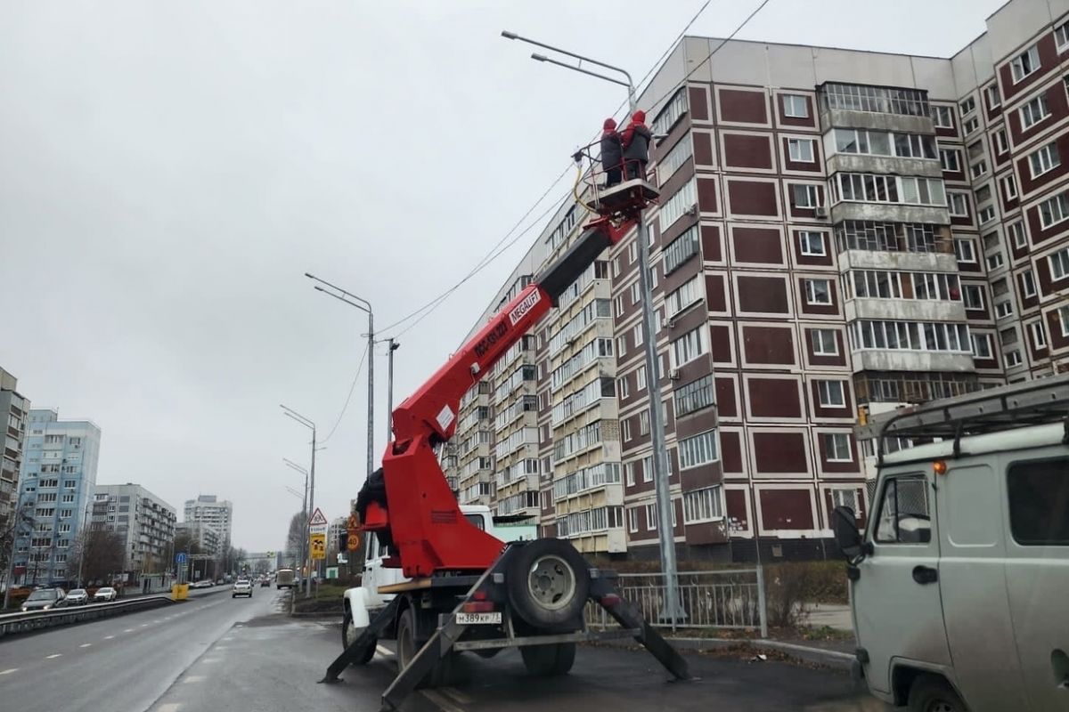 По инициативе «Единой России» в Заволжском районе отремонтировали проезжую часть и установили освещение