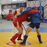 В Ульяновске «Единая Россия» организовала соревнования по самбо и дворовому баскетболу