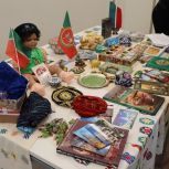 В Луганске «Единая Россия» провела «Фестиваль народов России» для детей-сирот