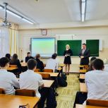 Депутат Гордумы Краснодара Дмитрий Коноваленко провел классный час для старшеклассников СОШ № 51