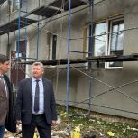 Алексей Анохин совместно с Алексеем Барановым проверили, как идет капитальный ремонт поликлиники Чухломской районной больницы