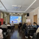 Александр Захаров вручил паспорта владивостокским школьникам