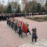 В годовщину первого освобождения Ростова-на-Дону депутаты донского парламента почтили память павших героев