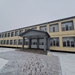 Депутат Заксобрания Е. Фисун посетила школу села Елизаветино после капитального ремонта по "Народной программе"