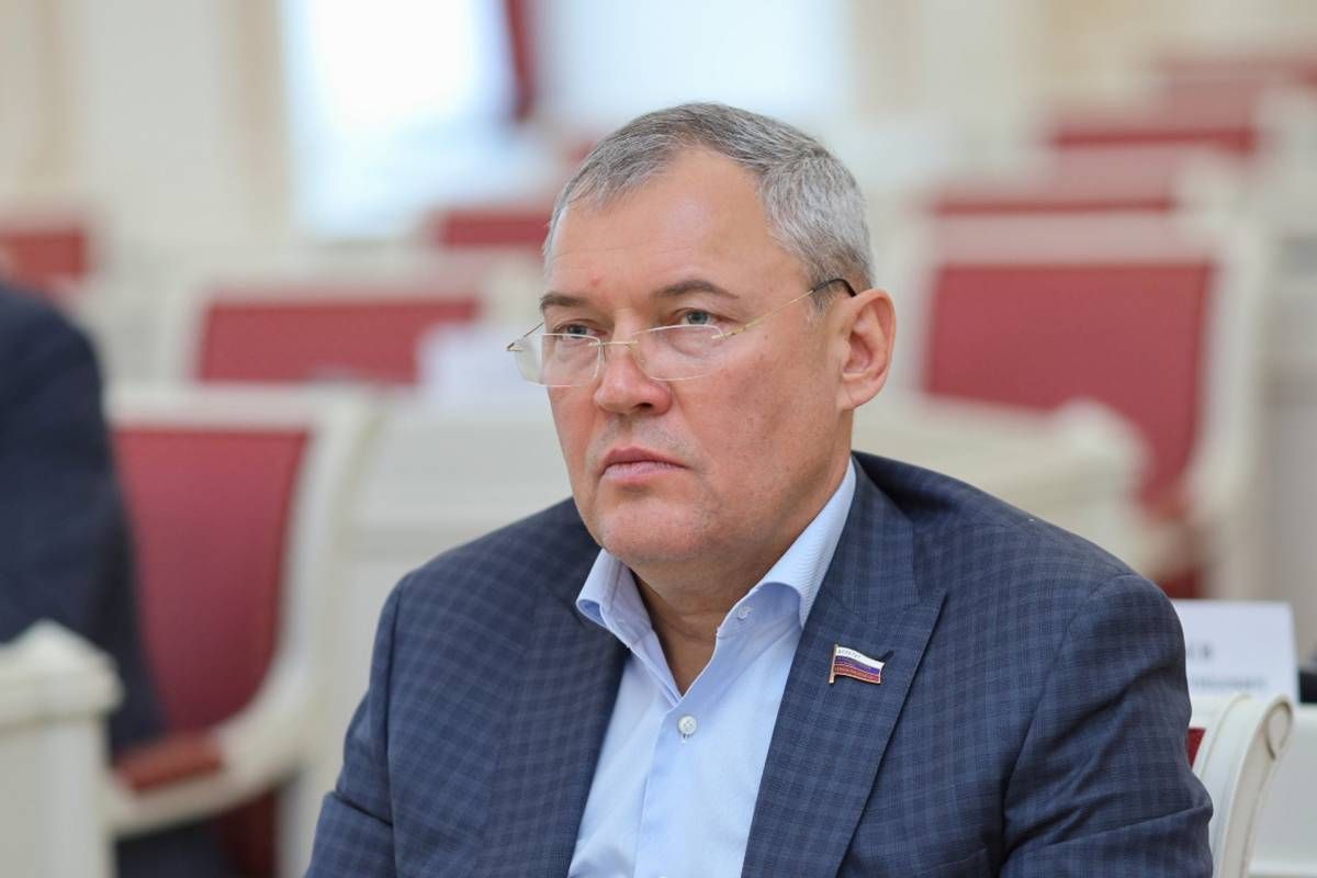 Ильдар Акчурин передал новогодние подарки для детей участников СВО