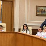 Сергей Мелехин организовал экскурсию в Законодательное Собрание для школьников Екатеринбурга