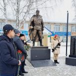 В селе Новопетровское Зианчуринского района состоялось торжественное открытие обелиска участникам Великой Отечественной войны