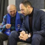 Исполнительный секретарь Краснодарского местного отделения партии «Единая Россия» Павел Лутай навестил ветерана Великой Отечественной войны Айказа Овсепяна