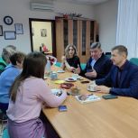 Депутат Мособлдумы Михаил Раев поздравил многодетных общественниц с Днем матери