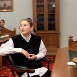 «Единая Россия» и Президентская библиотека организовали для петербургских школьников серию уроков об истории российской Конституции