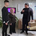 «Единая Россия» передала гумпомощь первым беженцам, прибывшим в Челябинскую область из Палестины
