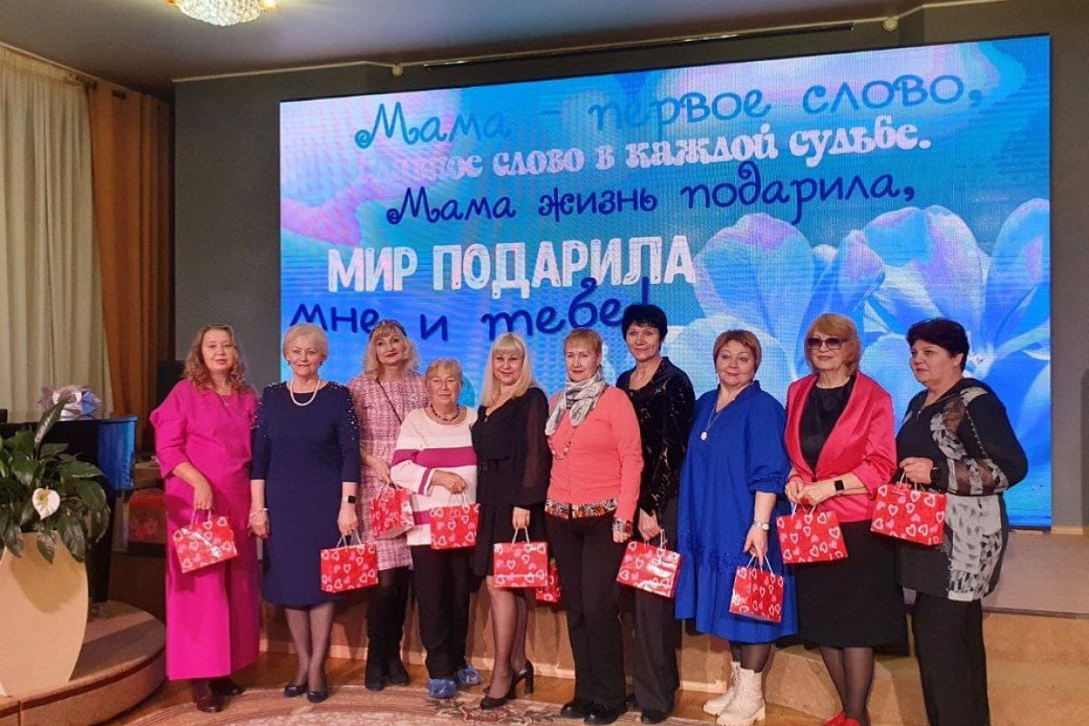 Открытки, подарки, встречи с матерями: «Единая Россия» в Магаданской области организует праздничные мероприятия накануне Дня матери