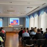 Депутаты Воронежской облдумы от «Единой России» провели патриотические уроки, посвященные 30-летию Конституции РФ