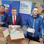 Анатолий Выборный с активистами «Единой России» СЗАО г. Москвы передал принадлежности для операционных для отправки в госпитали на передовую