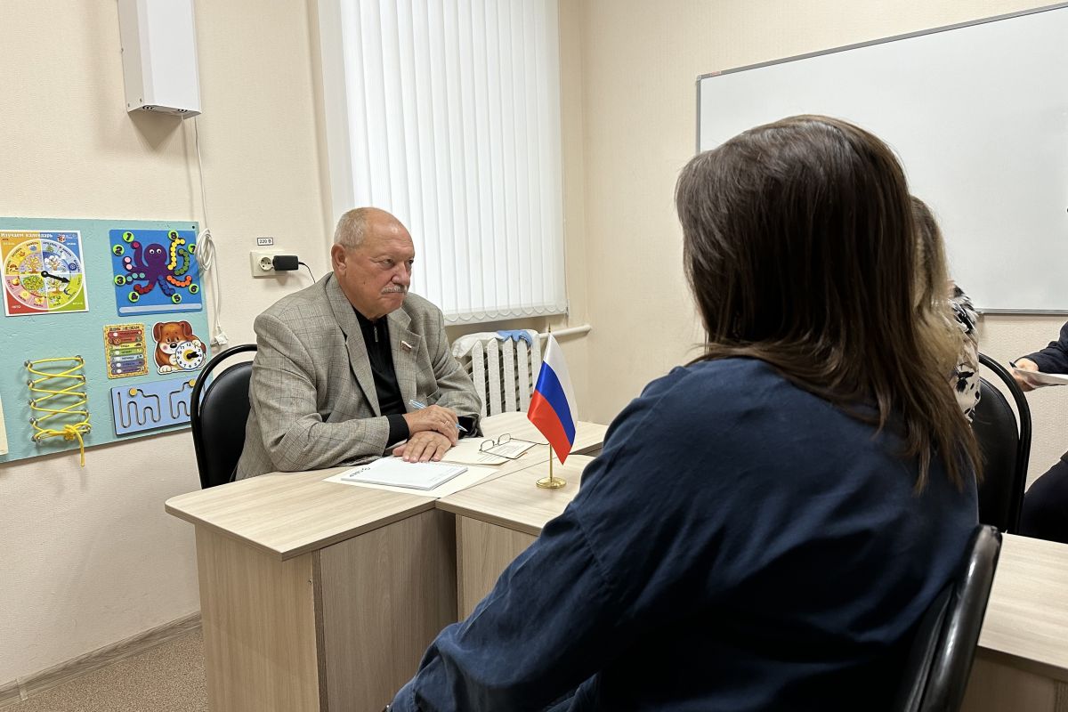 Сергей Егоров рассмотрел обращения жителей Первомайского района в ходе личного приема