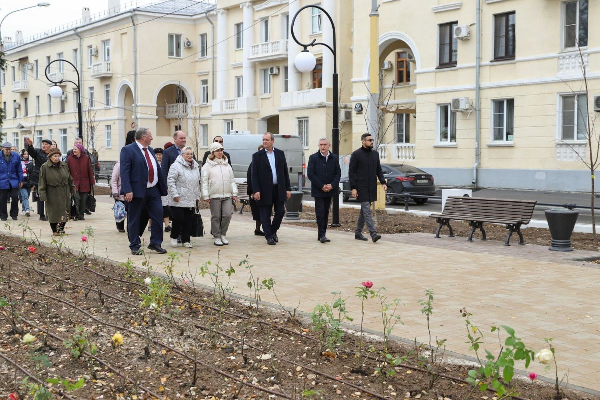 В Волжском состоялось открытие обновленного комплекса улицы Фонтанной и площади Комсомольской