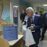 Владимир Васильев передал Тверской областной клинической больнице детские игрушки