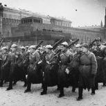 Военный Парад 7 ноября 1941 года на Красной площади стал первым шагом к великой Победе