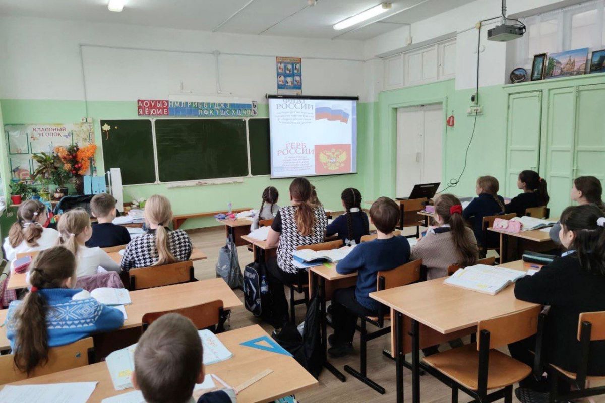 Дмитрий Афоничев оказал помощь школе Одоева
