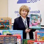 Депутат Вероника Власова передала игрушки для юных пациентов