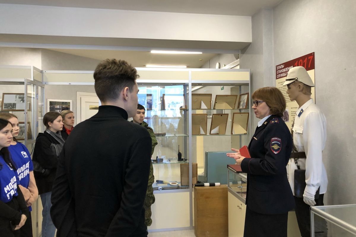 В Воронеже «Единая Россия» и МГЕР организовали профтур для молодёжи в ГИБДД