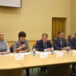 Иван Краснов и Валерий Савельев приняли участие во встрече с жителями Ленинского района