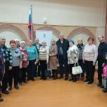 Единороссы устроили концерт для представителей старшего поколения