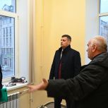 Единороссы Петроградского района проверили качество ремонта рентген-кабинета в детском отделении поликлиники № 30
