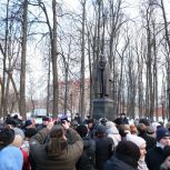 Сегодня при поддержке партпроекта «Историческая память» в Перми в Саду Декабристов состоялось открытие памятника русскому писателю Фёдору Достоевскому